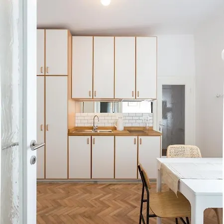 Karinatura Ljubljana Exterior photo