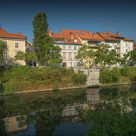 Karinatura Ljubljana Exterior photo